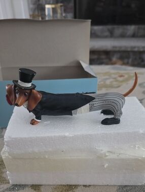 Hot Diggity Groom Dachshund - Black and Brown